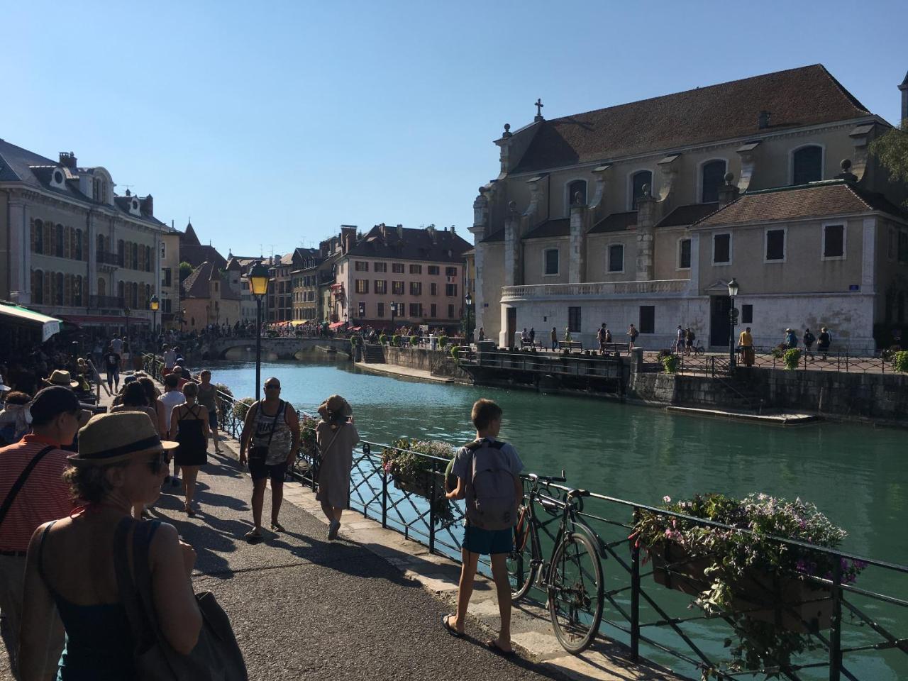 The Boat Annecy Exterior foto